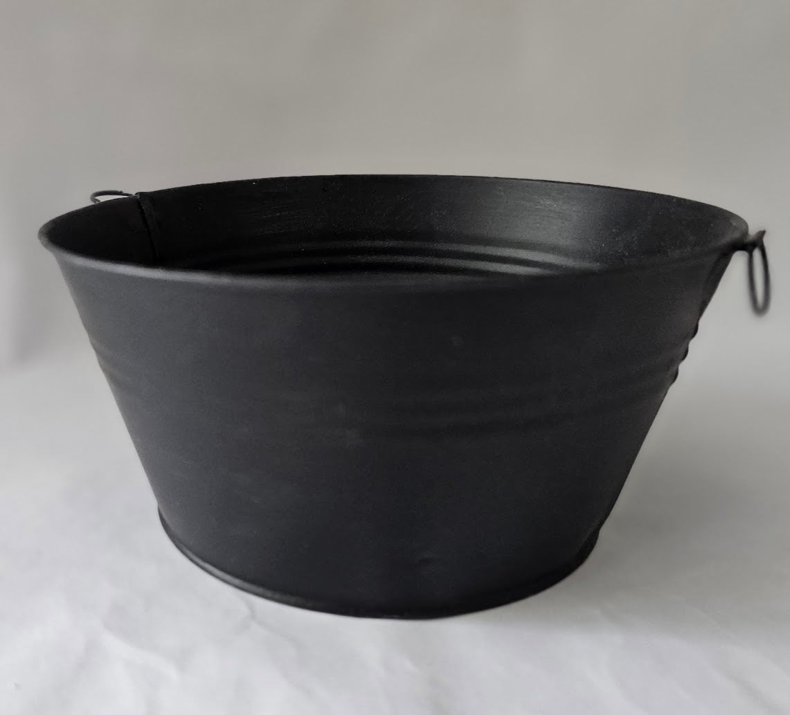 Metalware 6"x3" primed bowl